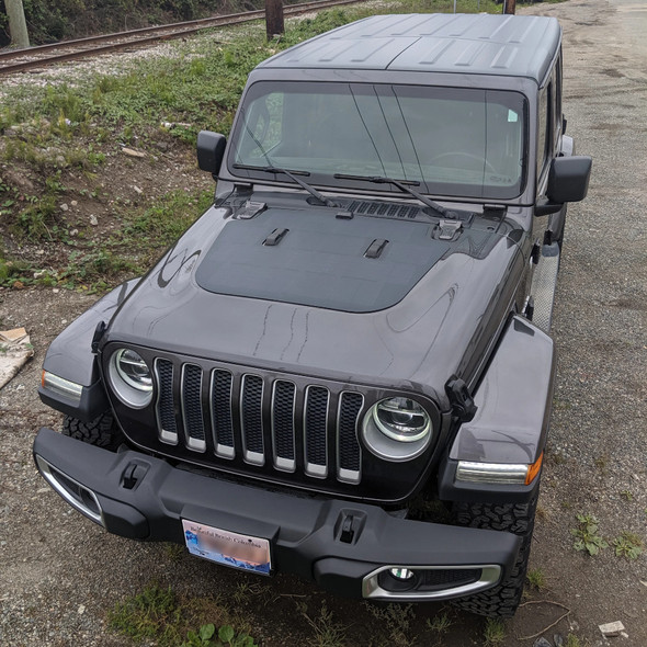 JEEP WRANGLER JL AND GLADIATOR VSS SYSTEM™ - 80 WATT HOOD SOLAR PANEL